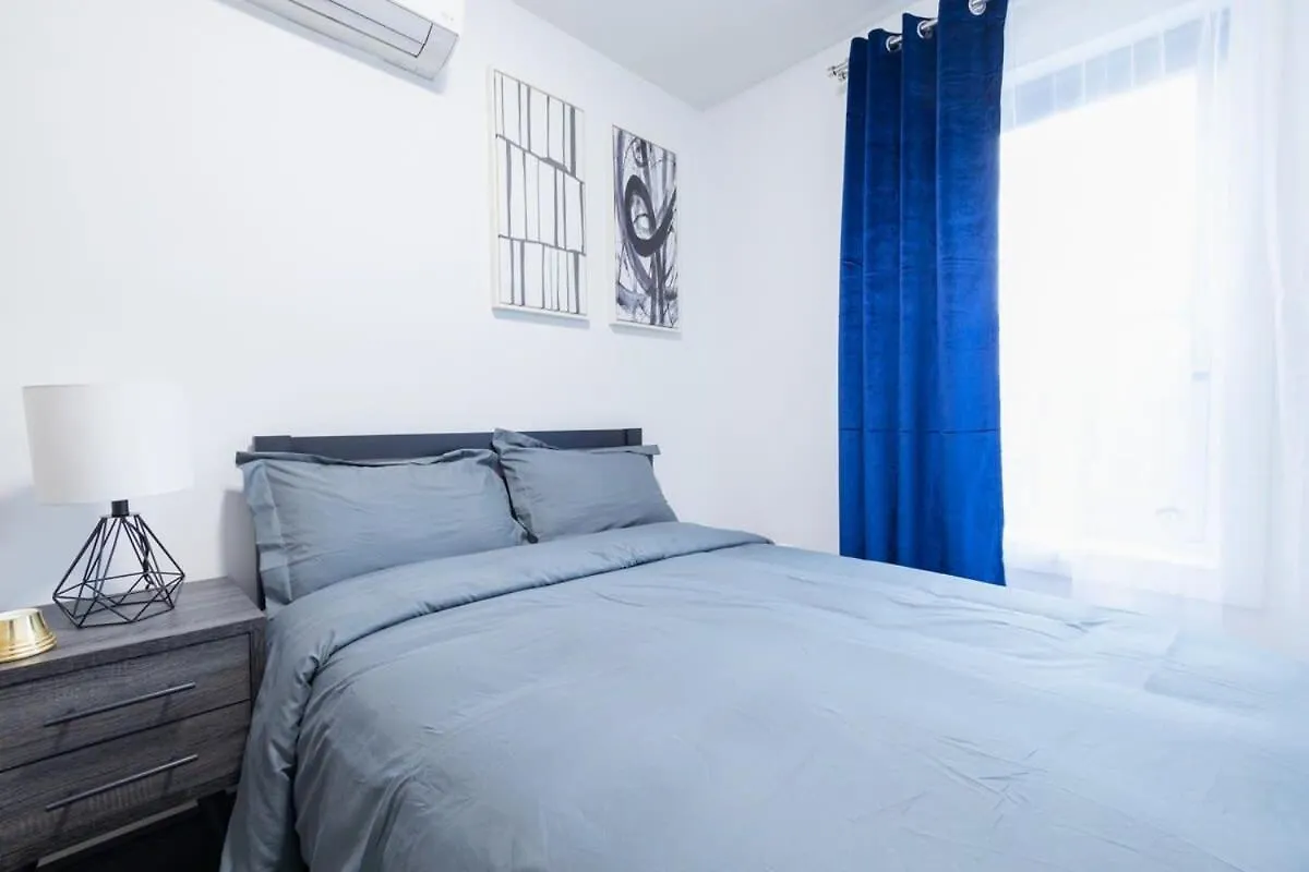 39-2 Renovated 3Br Apartment New York
